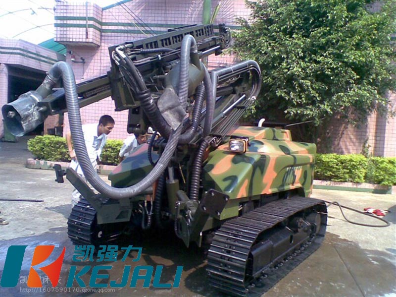 液壓鑿巖臺(tái)車