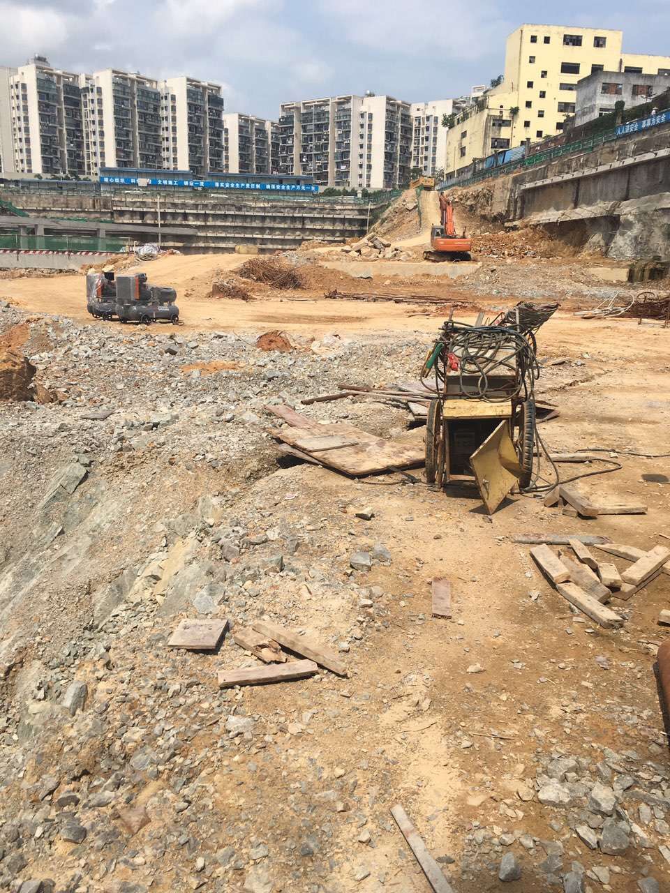 為什么同樣使用二氧化碳爆破，施工效果卻完全不同？